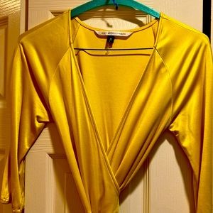 Size 0 super chic, Diane Vonfurstenberg yellow wrap dress